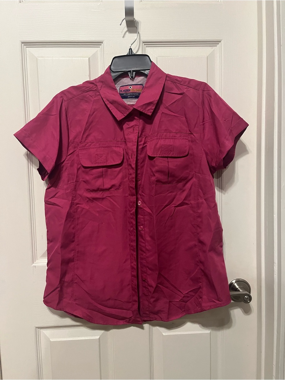 Columbia Men’s Short-Sleeve Button-Front Shirt in Magenta